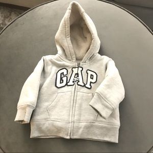 BabyGap sweatshirt hoodie jacket in size 6-12